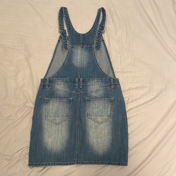 Dress - Picture 3 of 3